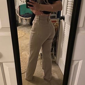 Khaki Curve Love 90’s Relaxed Jeans High Rise Abercrombie & Fitch